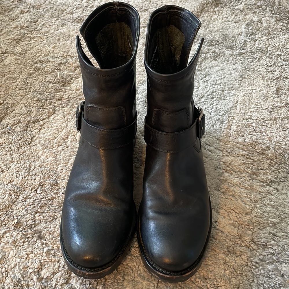 Frye Engineer black short boots